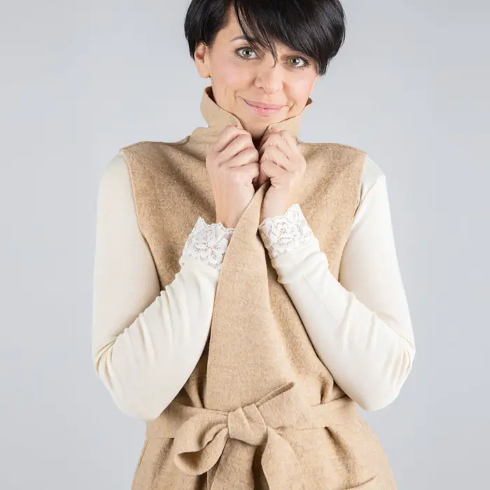 chaleco-lana-merino-organico-mujer-marron-blaugab-ok5.webp