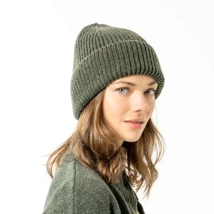 gorro-de-lana-verde-sostenible-invierno-blaugab3.webp