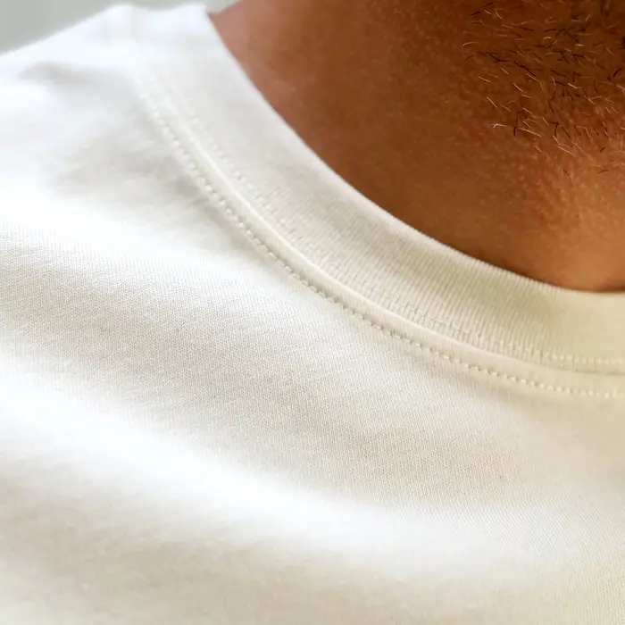 camiseta-algodon-organico-blaugab-sin-toxicos-hombre-detalle2.webp