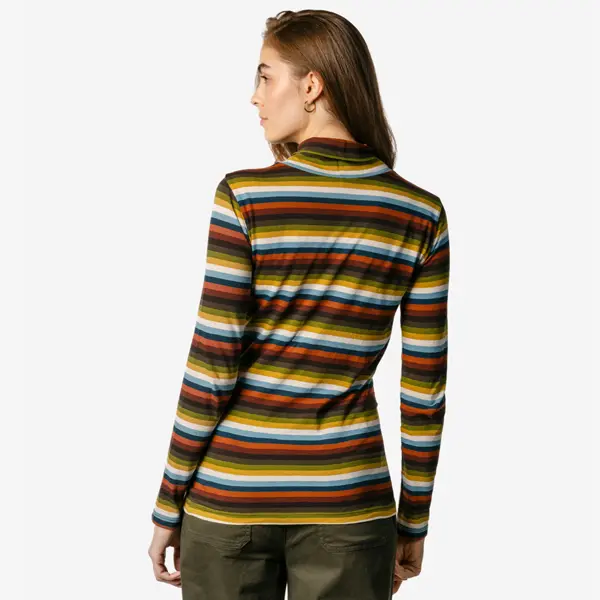 camiseta-algodon-organico-cuello-nia-blaugab-suave3.webp