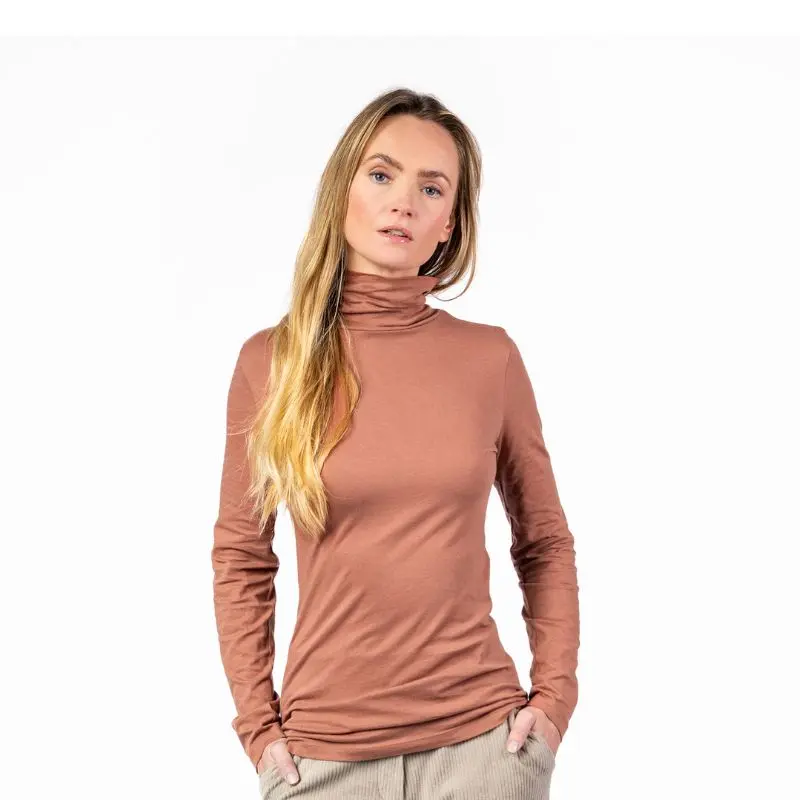 Camiseta algodón orgánico 100% cuello alto NIA Canela