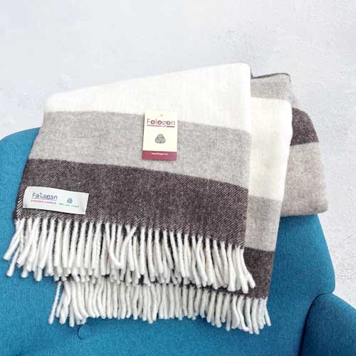 Maragata blanket made of 100% virgin wool with stripes